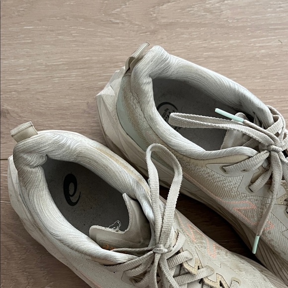 Women's ASICS NovaBlast 4 Athletic Shoes in Cream and Mint - Picture 3 of 8